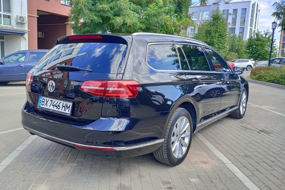 Продам Volkswagen Passat B8 Highline 110кВт 2015 года в Киеве