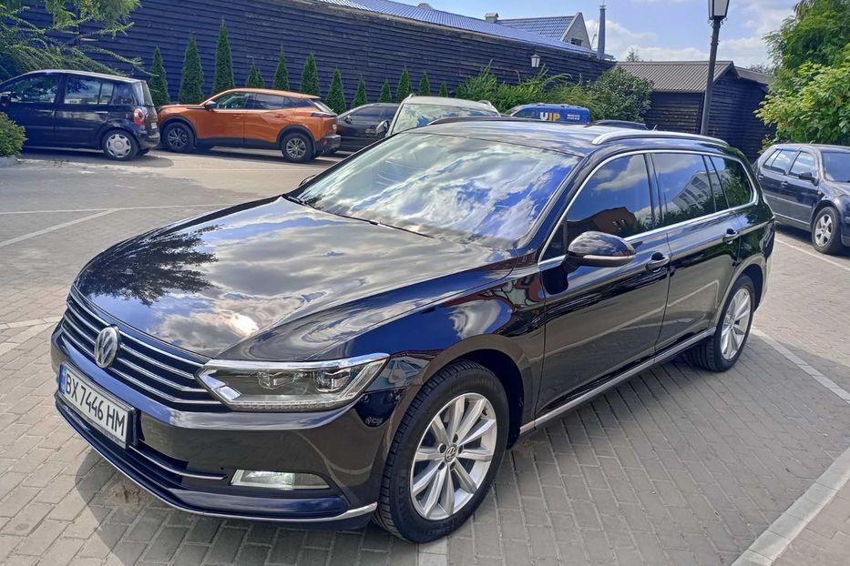 Продам Volkswagen Passat B8 Highline 110кВт 2015 года в Киеве