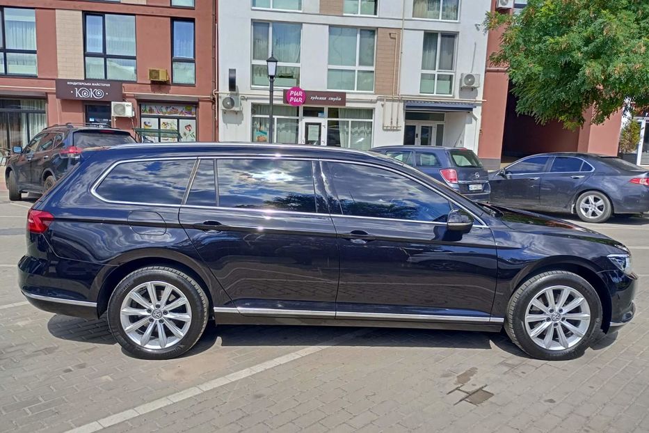 Продам Volkswagen Passat B8 Highline 110кВт 2015 года в Киеве