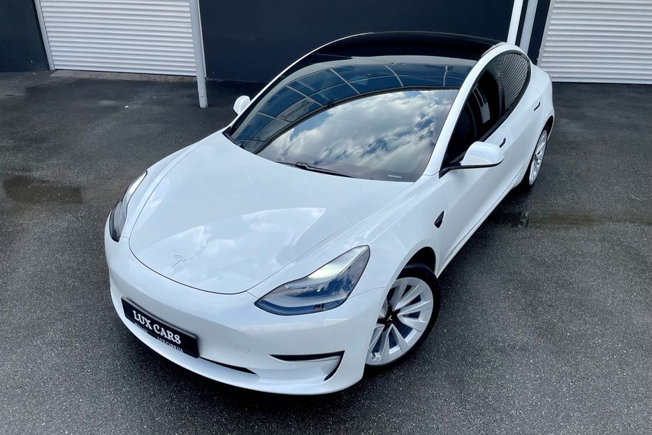 Продам Tesla Model 3 Dual motors Long range 2021 года в Киеве