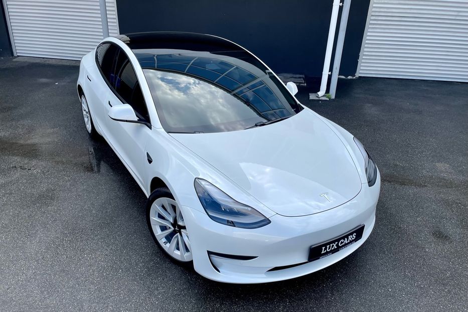 Продам Tesla Model 3 Dual motors Long range 2021 года в Киеве