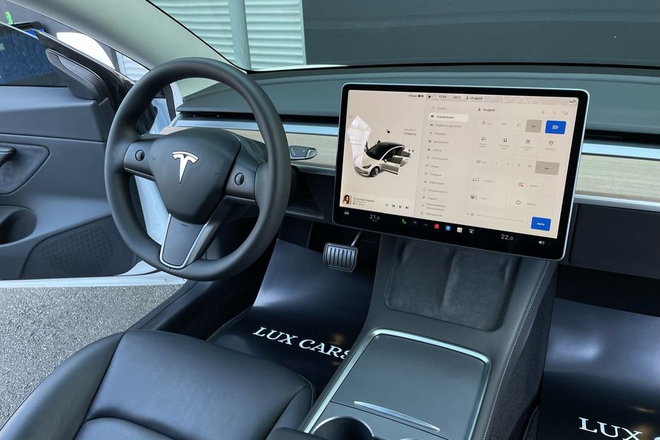 Продам Tesla Model 3 Dual motors Long range 2021 года в Киеве