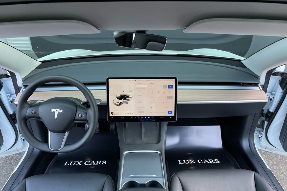 Продам Tesla Model 3 Dual motors Long range 2021 года в Киеве