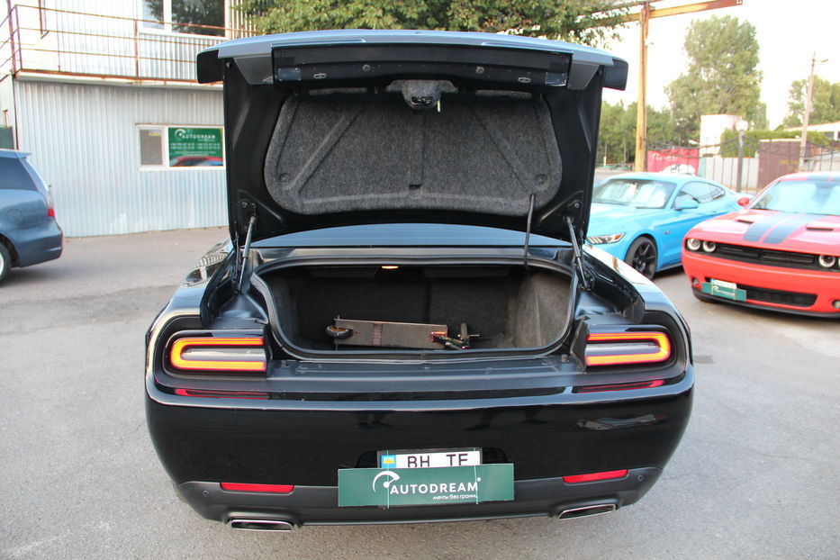 Продам Dodge Challenger Sxt Plus 2020 года в Одессе