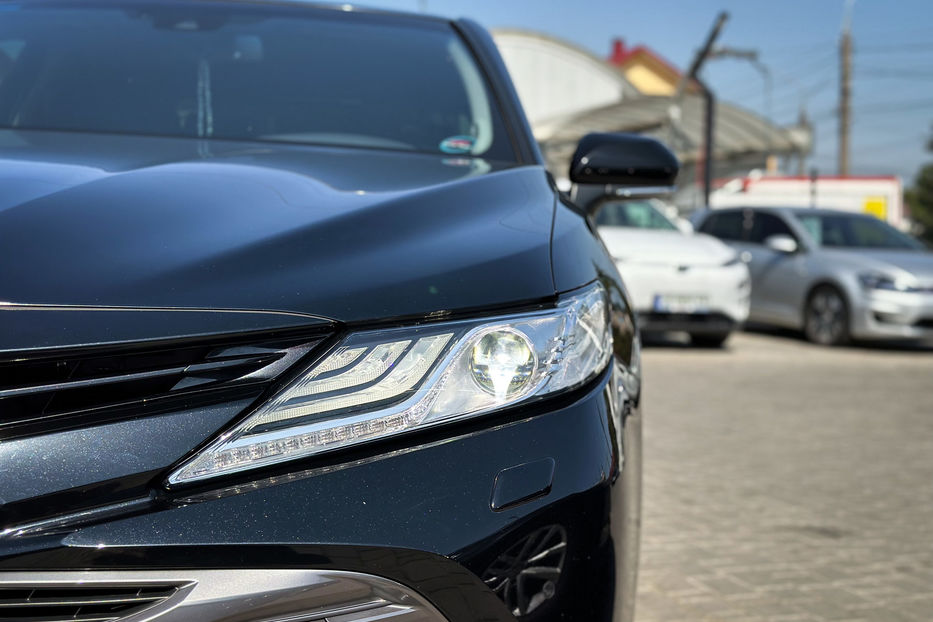 Продам Toyota Camry Premium+ 2018 года в Черновцах