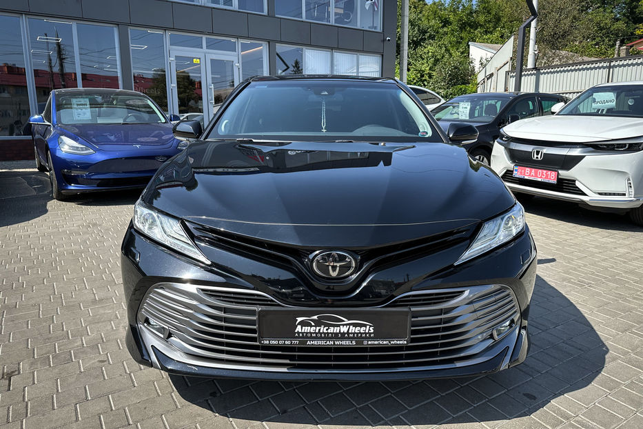 Продам Toyota Camry Premium+ 2018 года в Черновцах