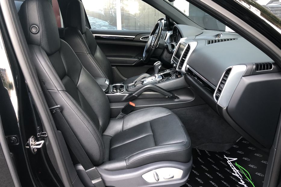 Продам Porsche Cayenne 3.0 diesel 2014 года в Киеве