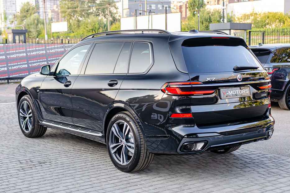 Продам BMW X7 40d Xdrive 2023 года в Киеве