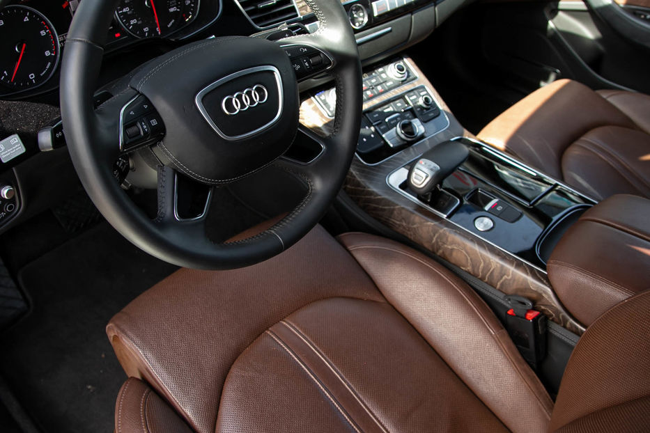 Продам Audi A8 Long Quattro 2015 года в Черновцах