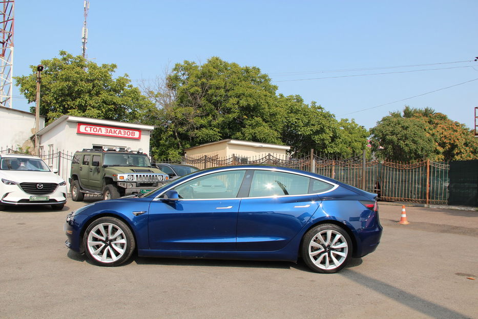 Продам Tesla Model 3 Long Range AWD Performance 2019 года в Одессе