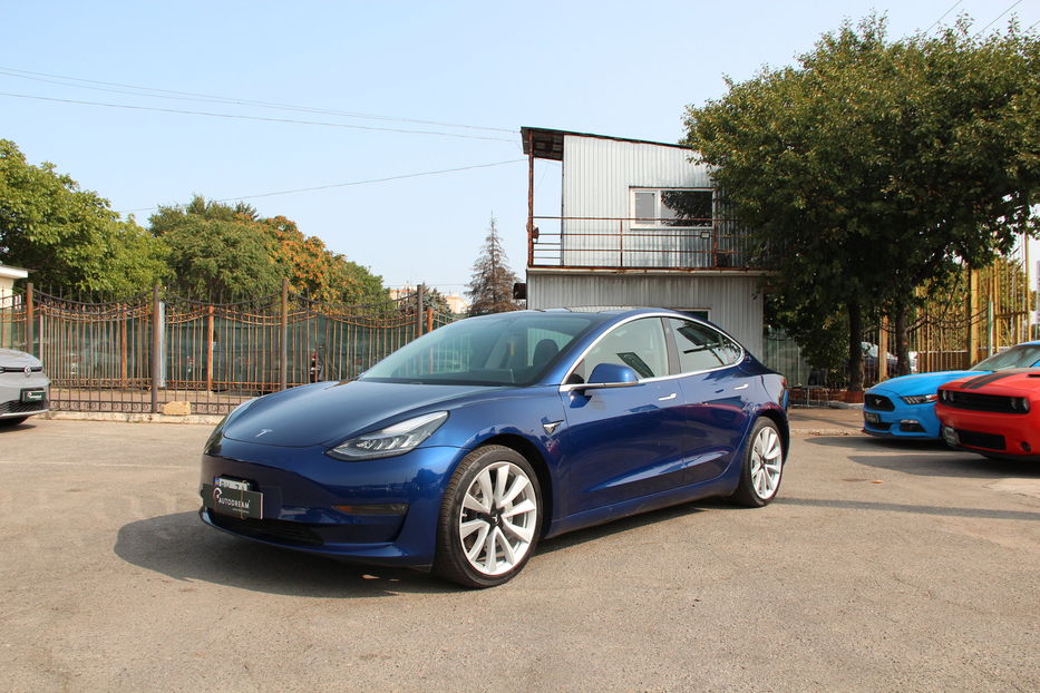 Продам Tesla Model 3 Long Range AWD Performance 2019 года в Одессе