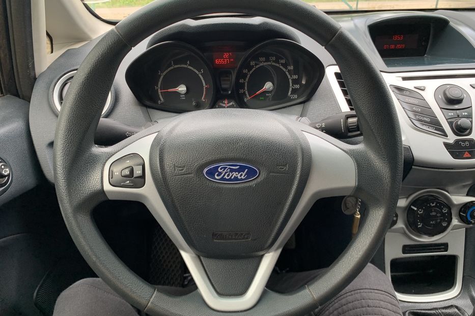 Продам Ford Fiesta 2011 года в Львове