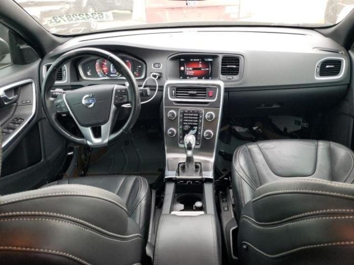 Продам Volvo V60 PREMIER 2015 года в Ровно