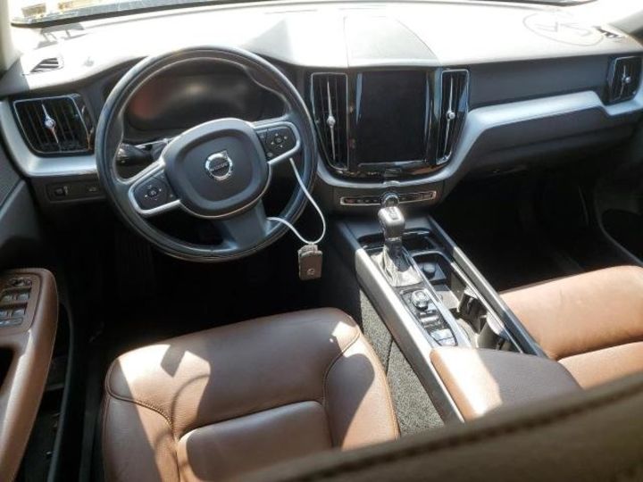 Продам Volvo XC60 T5 MOMENTUM 2018 года в г. Вижница, Черновицкая область
