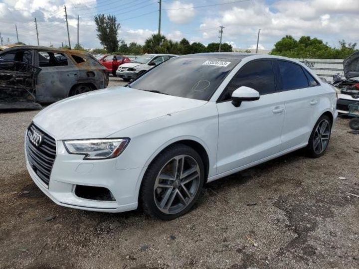 Продам Audi A3  PREMIUM 2018 года в г. Умань, Черкасская область