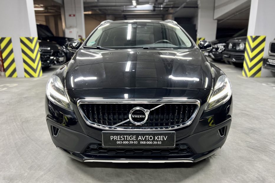 Продам Volvo V40 Cross Country  2016 года в Киеве