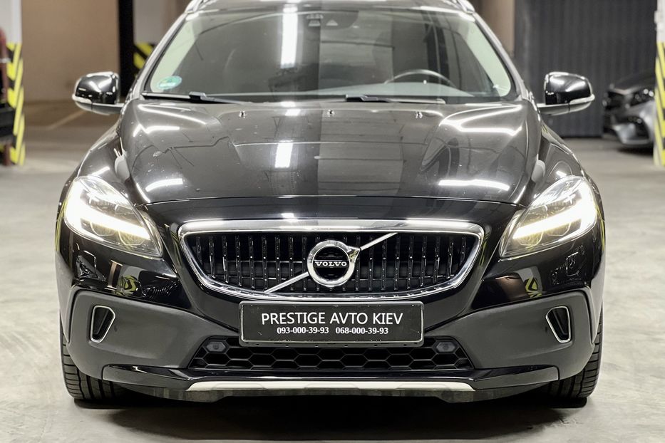 Продам Volvo V40 Cross Country  2016 года в Киеве