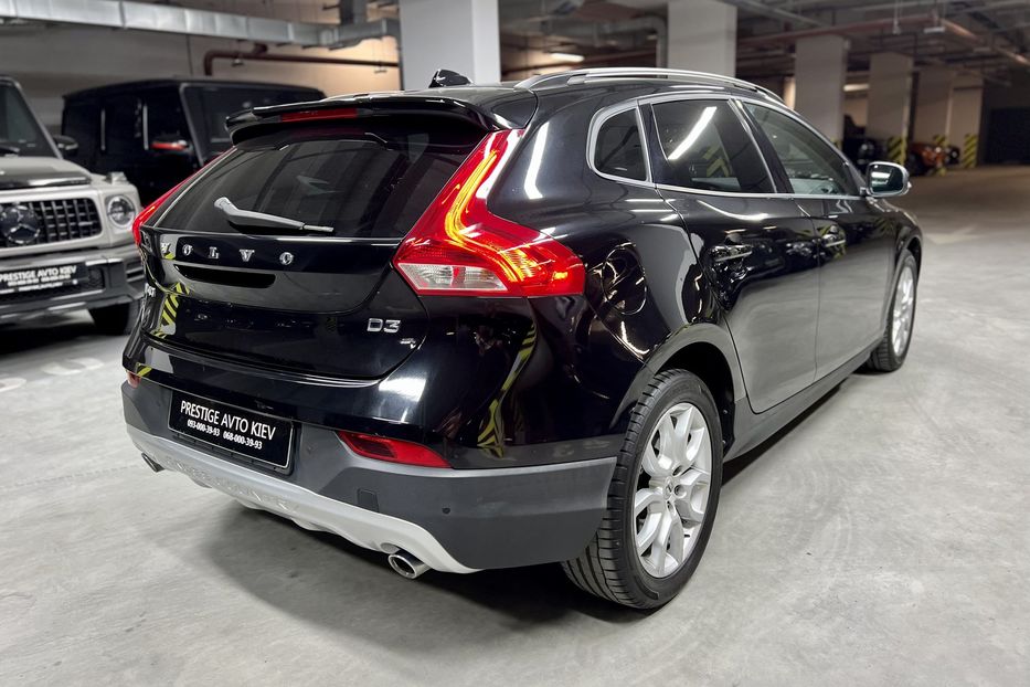 Продам Volvo V40 Cross Country  2016 года в Киеве