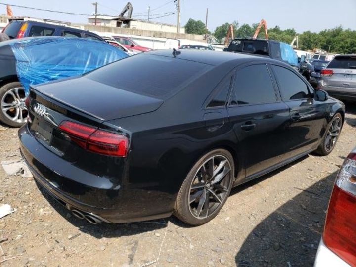 Продам Audi S8  QUATTRO 2017 года в Полтаве