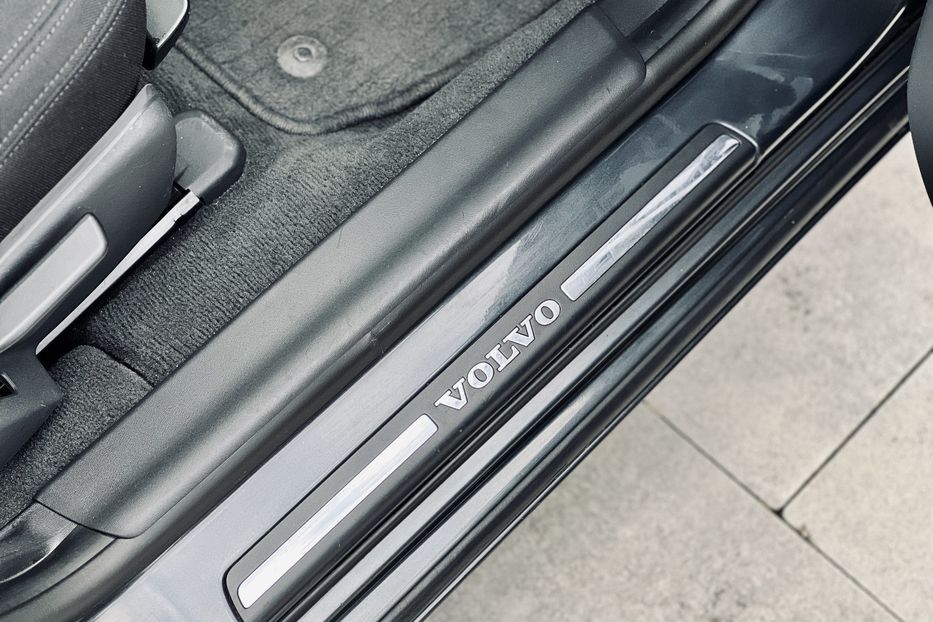 Продам Volvo V60 2011 года в Луцке