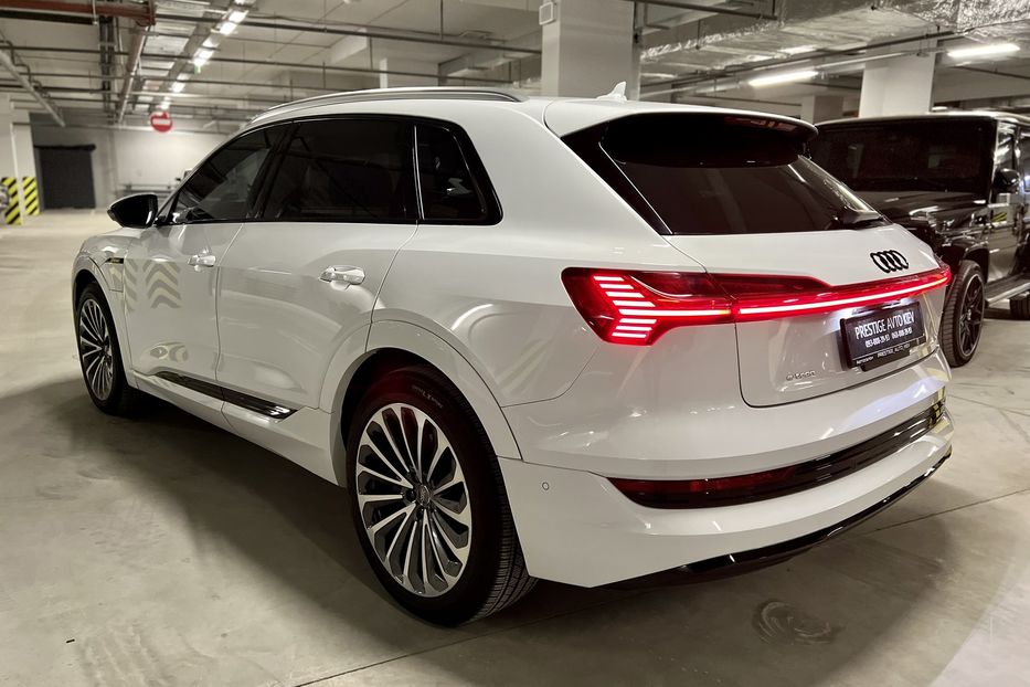 Продам Audi E-Tron 2019 года в Киеве