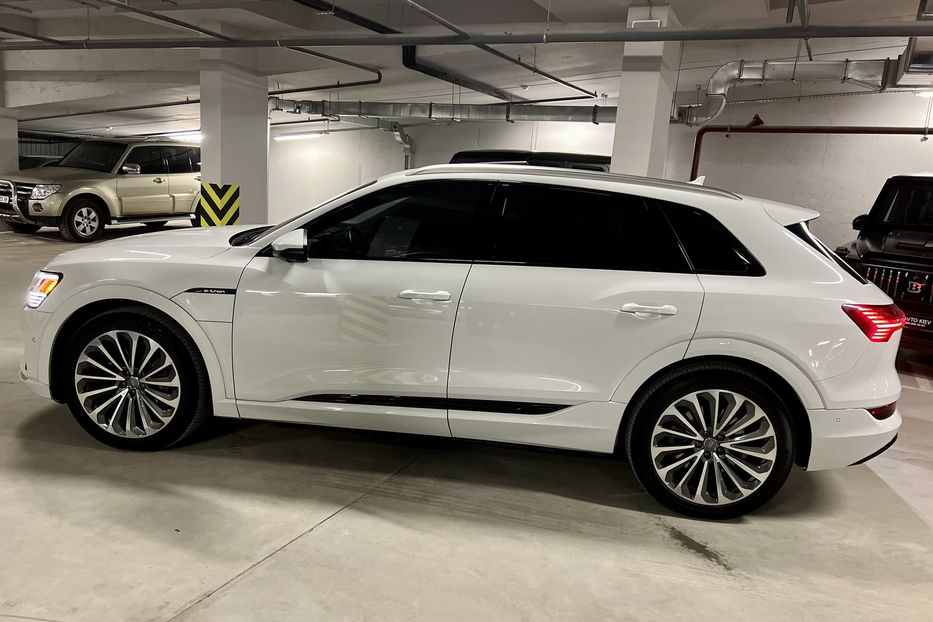 Продам Audi E-Tron 2019 года в Киеве