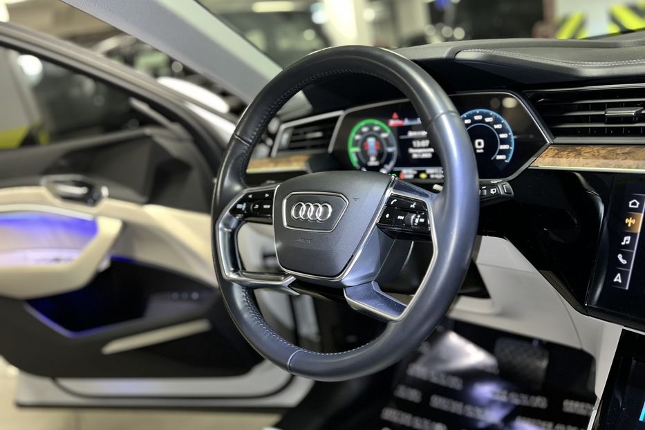 Продам Audi E-Tron 2019 года в Киеве