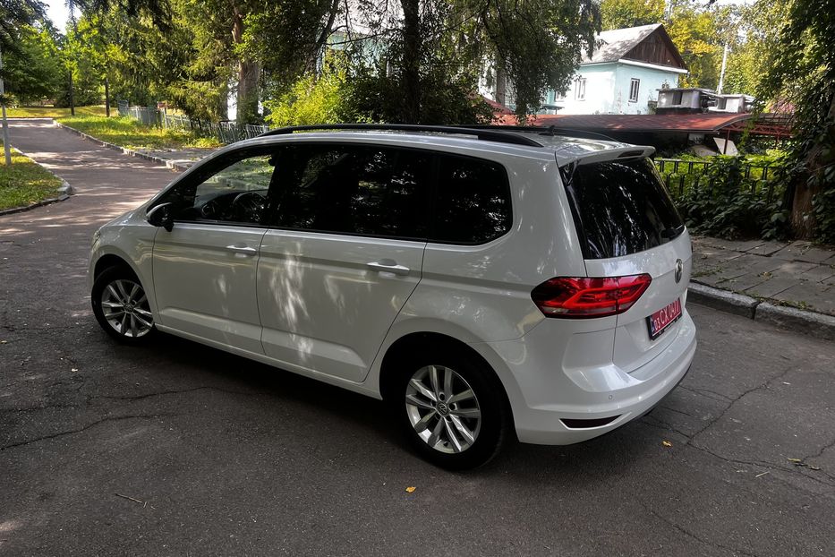 Продам Volkswagen Touran Highline Panorama 2019 года в Житомире