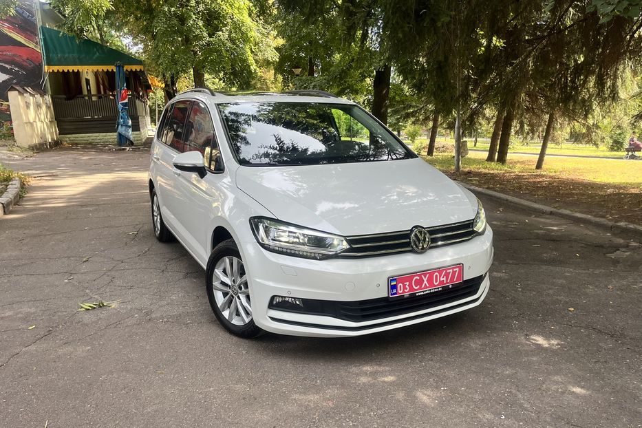 Продам Volkswagen Touran Highline Panorama 2019 года в Житомире