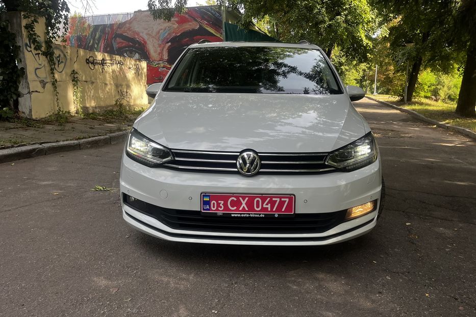 Продам Volkswagen Touran Highline Panorama 2019 года в Житомире