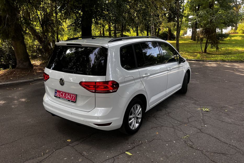 Продам Volkswagen Touran Highline Panorama 2019 года в Житомире