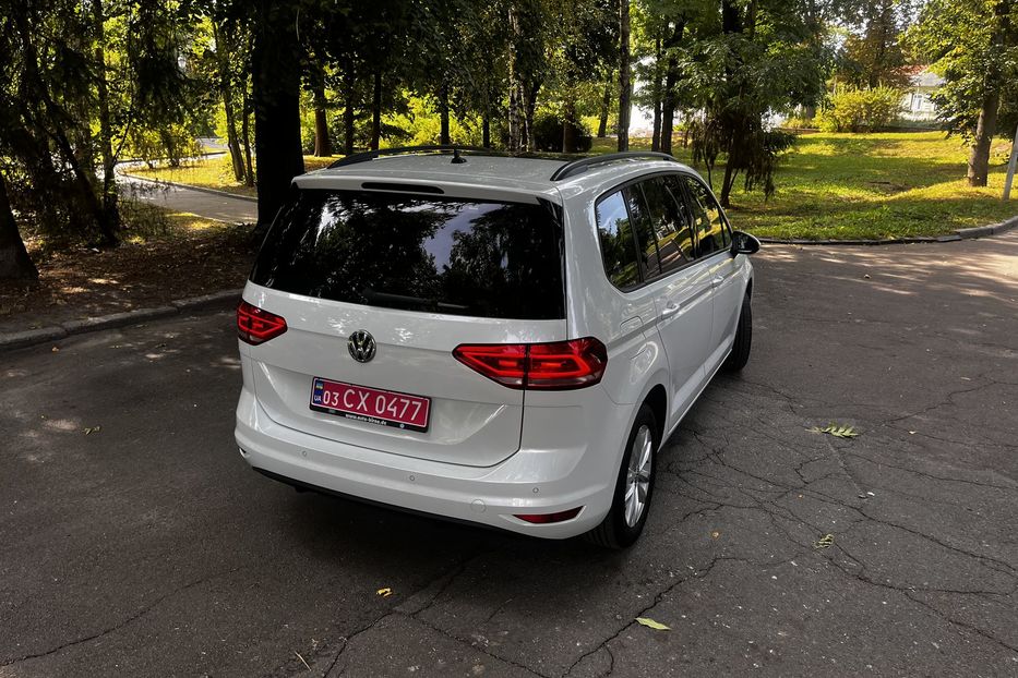 Продам Volkswagen Touran Highline Panorama 2019 года в Житомире