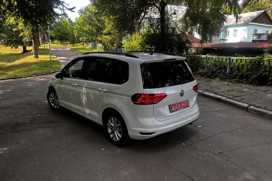 Продам Volkswagen Touran Highline Panorama 2019 года в Житомире