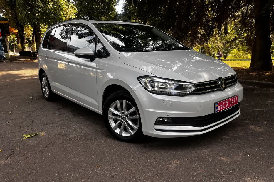 Продам Volkswagen Touran Highline Panorama 2019 года в Житомире