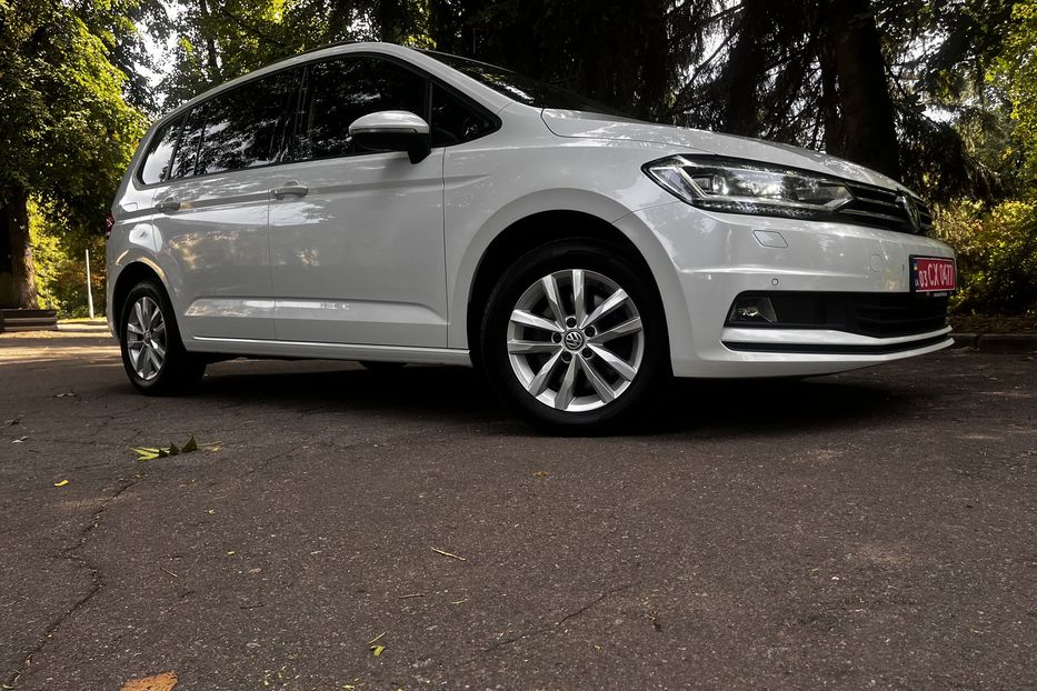 Продам Volkswagen Touran Highline Panorama 2019 года в Житомире