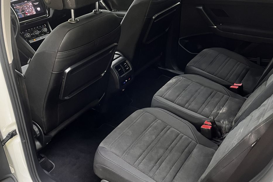 Продам Volkswagen Touran Highline Panorama 2019 года в Житомире