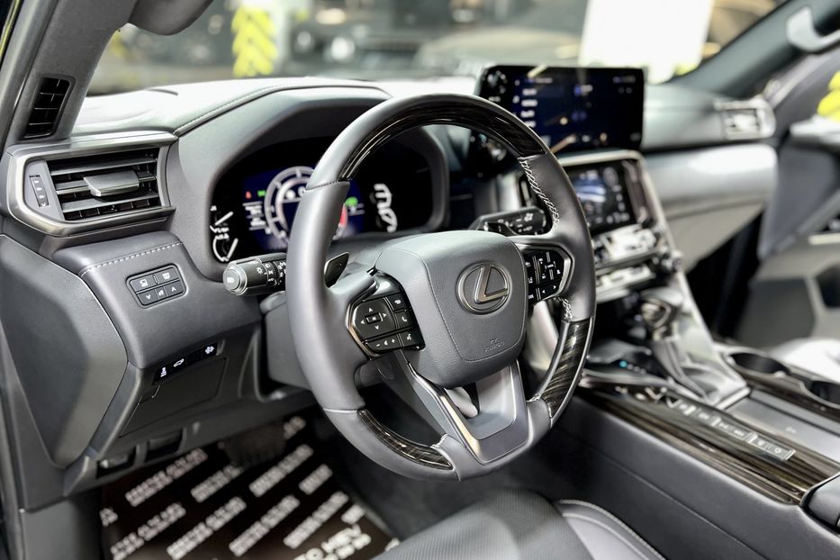 Продам Lexus LX 450 LX 500d  2022 года в Киеве