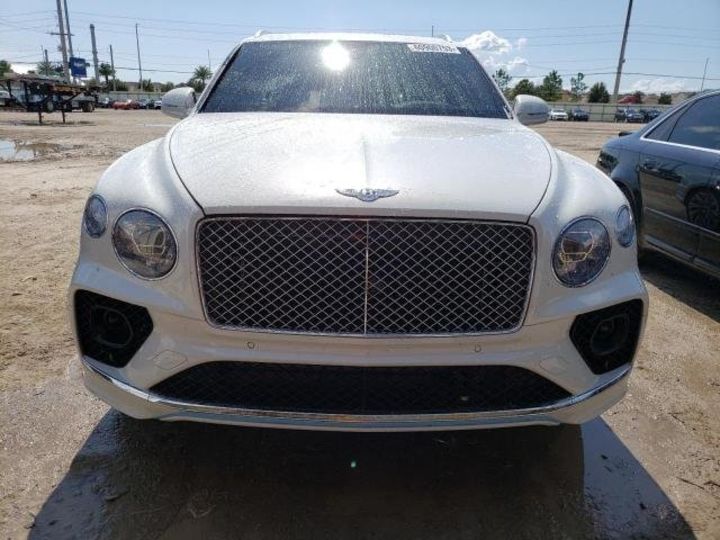 Продам Bentley Bentayga 2022 года в Киеве