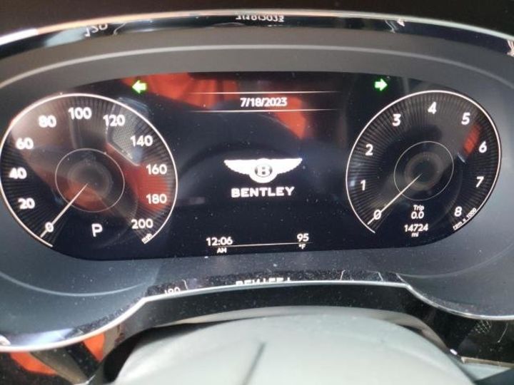 Продам Bentley Bentayga 2022 года в Киеве