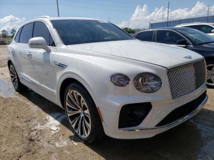 Продам Bentley Bentayga 2022 года в Киеве