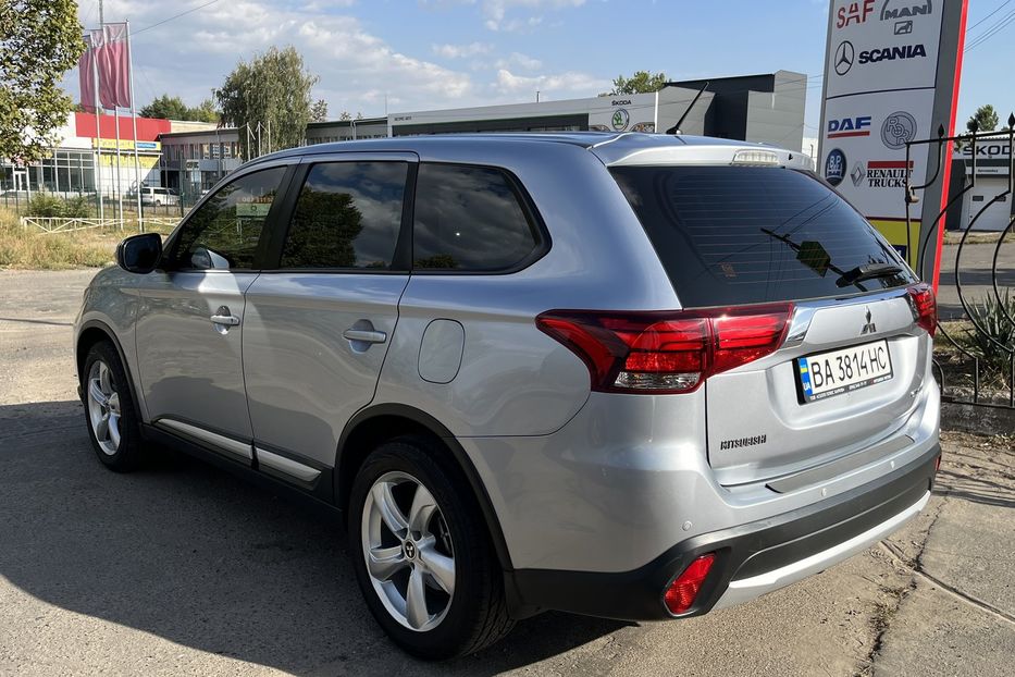 Продам Mitsubishi Outlander Oficial 2016 года в Николаеве