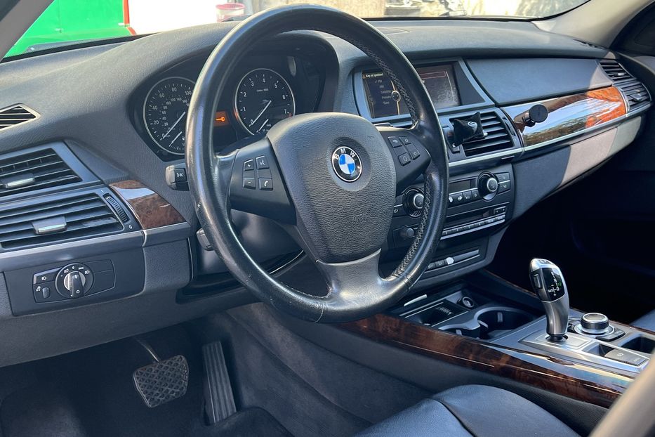 Продам BMW X5 2013 года в Одессе