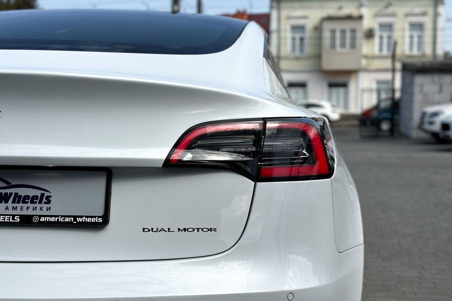 Продам Tesla Model 3 Long Range  2021 года в Черновцах