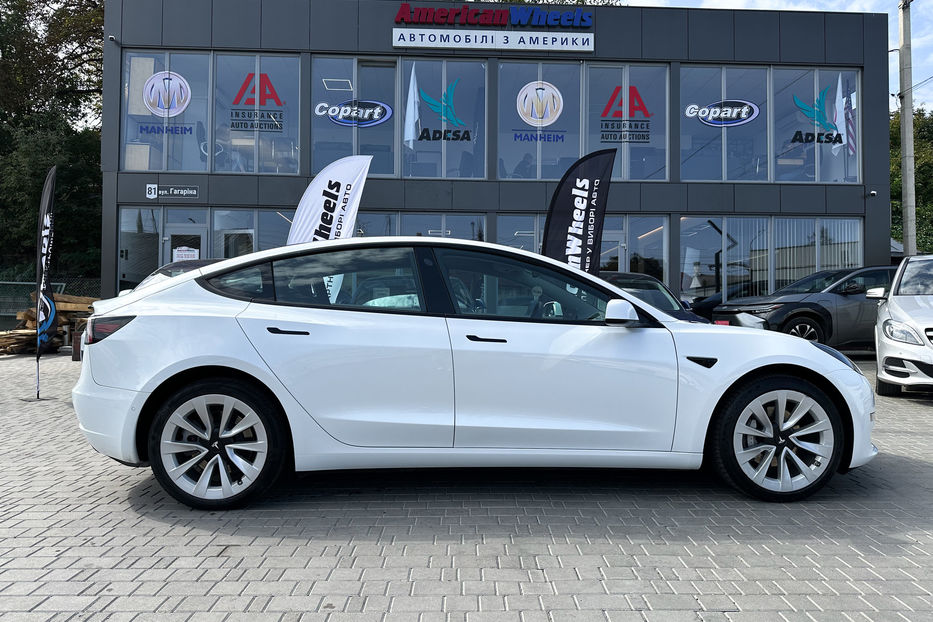 Продам Tesla Model 3 Long Range  2021 года в Черновцах