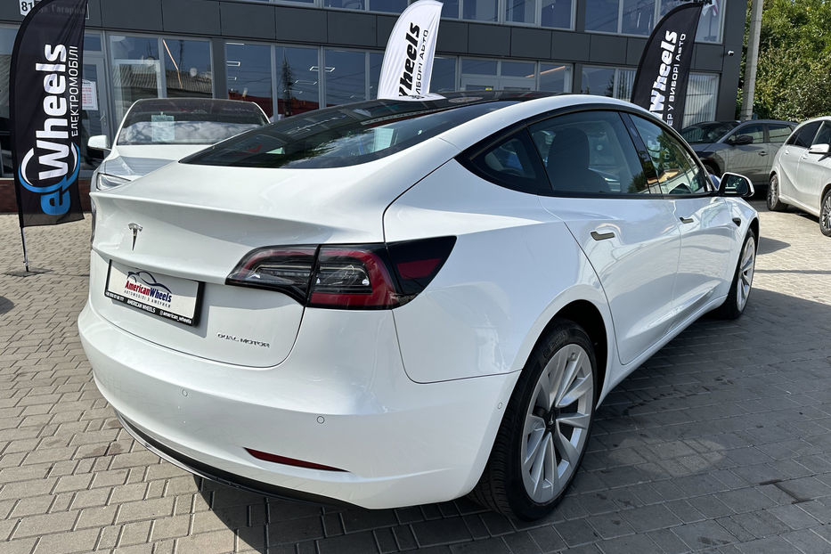 Продам Tesla Model 3 Long Range  2021 года в Черновцах