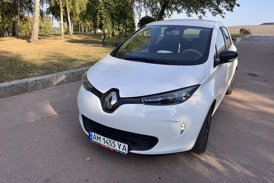 Продам Renault Zoe 41кв запас ходу 300 2018 года в Житомире