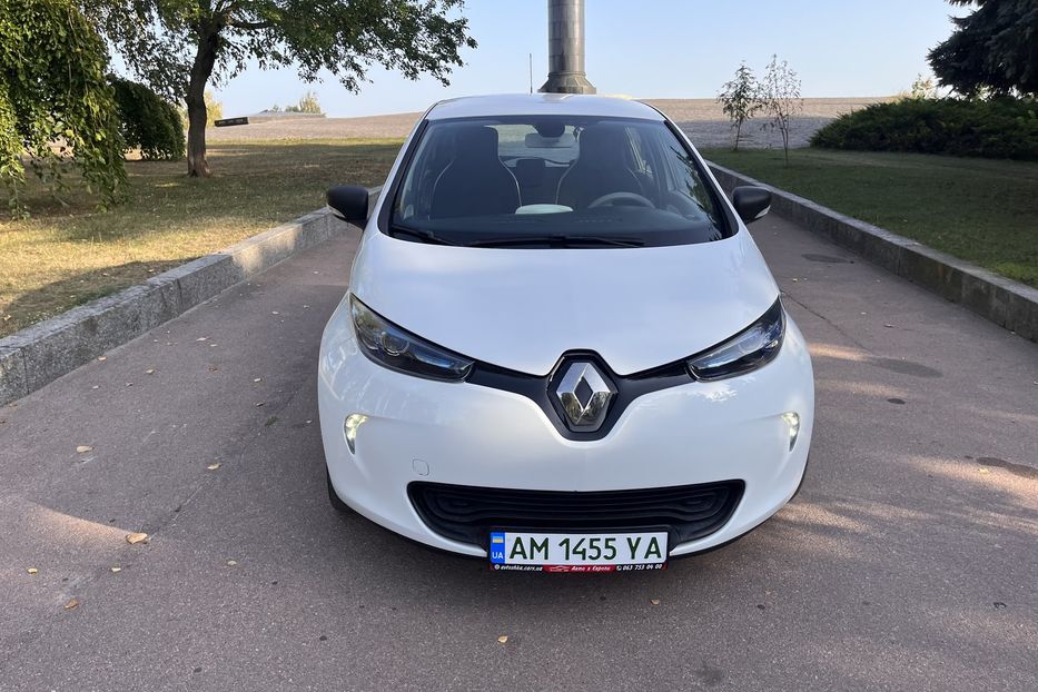 Продам Renault Zoe 41кв запас ходу 300 2018 года в Житомире