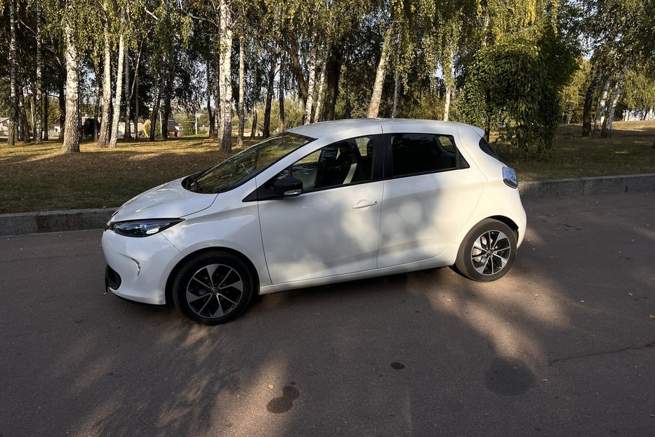 Продам Renault Zoe 41кв запас ходу 300 2018 года в Житомире