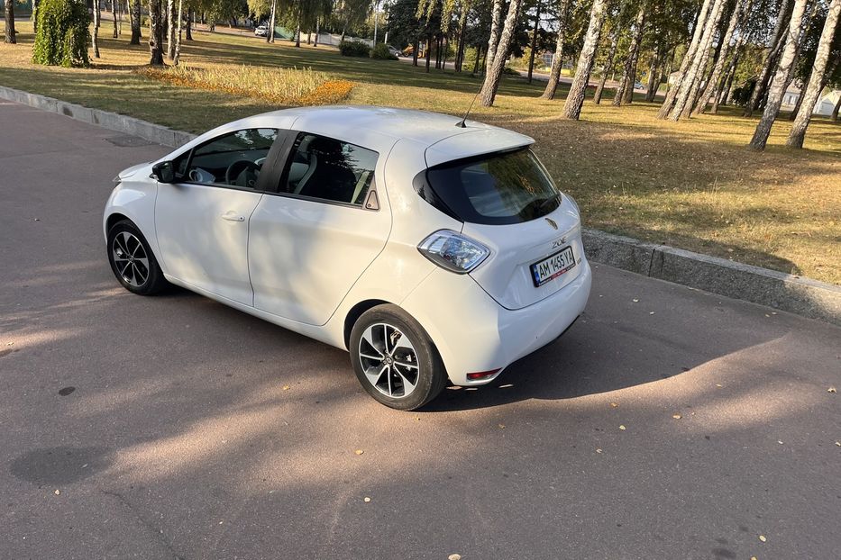 Продам Renault Zoe 41кв запас ходу 300 2018 года в Житомире