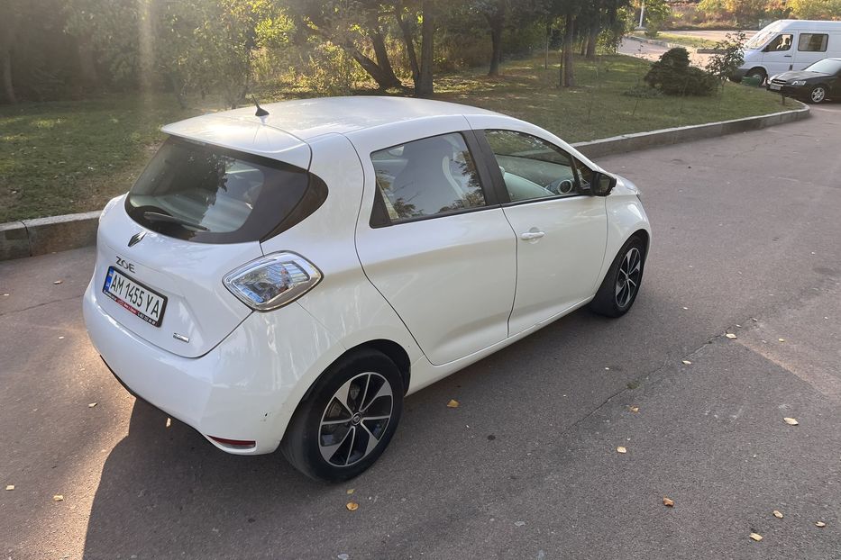 Продам Renault Zoe 41кв запас ходу 300 2018 года в Житомире